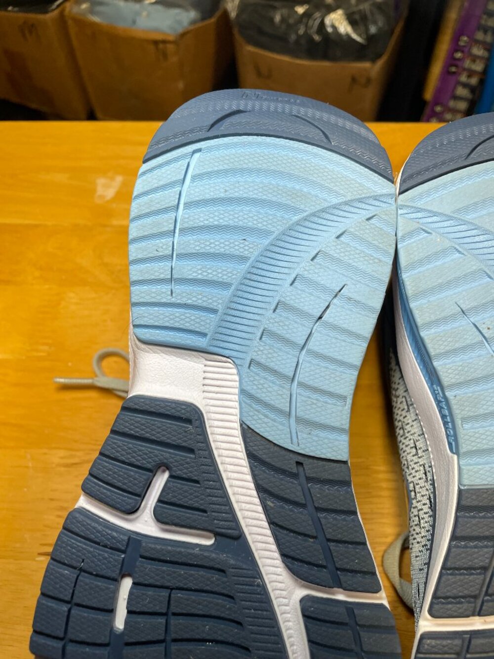 New Balance 847v4 Walking Shoes Sneakers Womens Size 9 D Light Aluminum WW847LG4 - Picture 14 of 15
